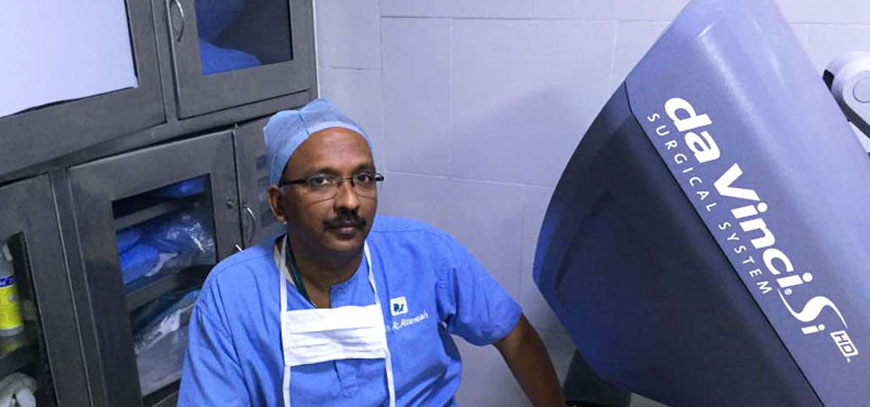 dr.k.ramesh-robotic-urologist